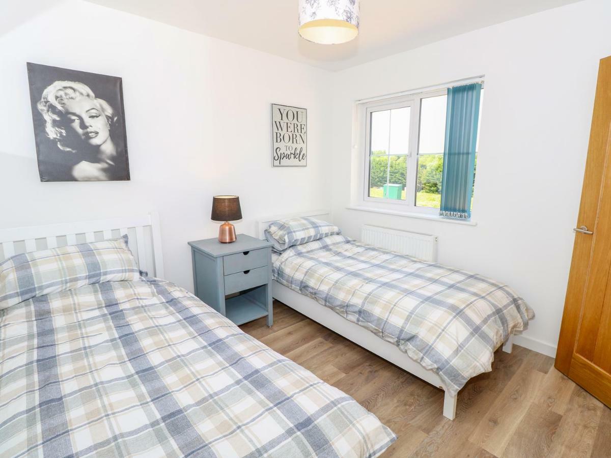 6 Yarmouth Cottages Freshwater Εξωτερικό φωτογραφία