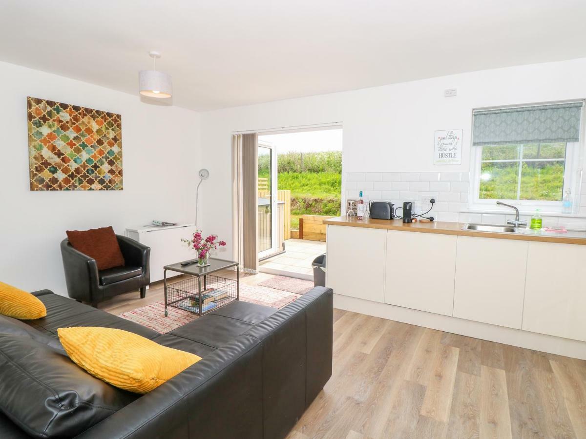 6 Yarmouth Cottages Freshwater Εξωτερικό φωτογραφία